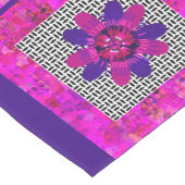 Blossom Petals roze en Paars zwart-wit Medium Tafelloper (Hoek)