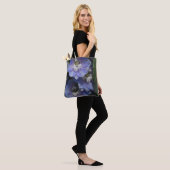 Blossom Serenity - Delicate Bloem Kunst Tas (Op model)