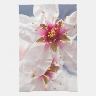 Blossom van de amandelboom theedoek