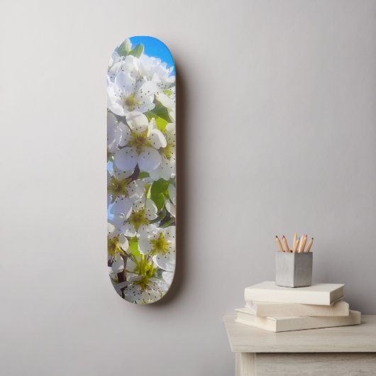 Blossomtak van een peren persoonlijk skateboard (Muurkunst)