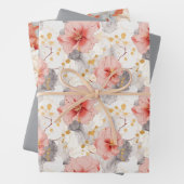 Blozen Koraal Grijs Bloemige Liefde Bruiloft Inpakpapier Vel (In situ)
