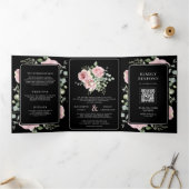 Blozend Roze Bloemige Eucalyptus Zwarte QR Code Tr Drieluik Uitnodiging (Binnen)
