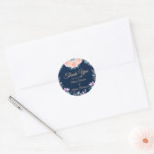 Blozend Roze en Marineblauw Bloemig Elegant Modern Ronde Sticker (Envelop)