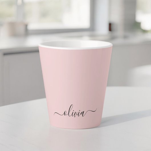 Blozend Roze Moderne Script Meisjesachtig Monogram Latte Mok