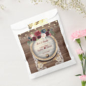 Blozende bordeauxrode bloemige wijnvat kant trouw  bedankzakje (Gezegeld)