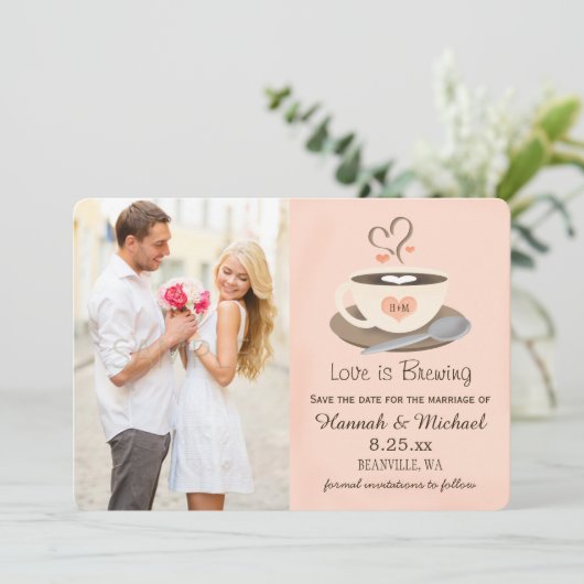 Blozende koffiekop Monogram Hart Save the Date (Staand voorkant)