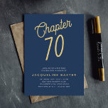 Blue 70th Birthday Gold Script 70 Kaart<br><div class="desc">Viel een gedenkwaardige mijlpaal in stijl met dit schitterende Blauwe 70e 'Birthday Gold Script 70' Uitnodiging. Deze 70e verjaardagsuitnodiging, voorzien van een prachtige blauwe schaduw met een elegant goudschrift, geeft perfect de elegantie van uw speciale dag weer. Deze stijlvolle partij nodigt uit om een one-of-a-kind design te tonen en helpt...</div>