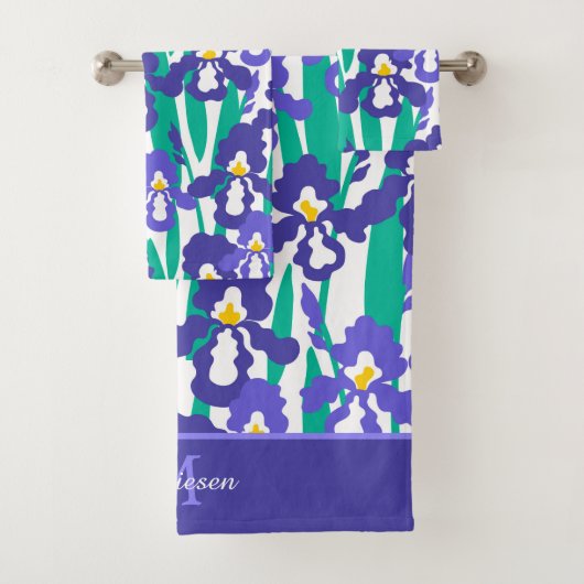 Blue Abstract Iris Floral Pattern Monogram Bad Handdoek (Insitu)