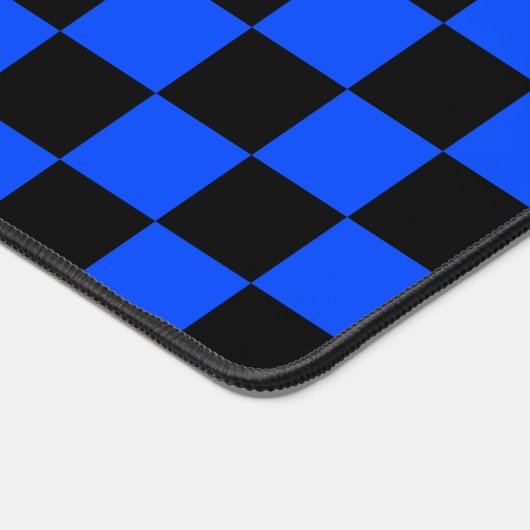 Blue and black checkerboard pattern bureaumat (Hoek)