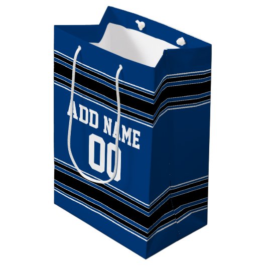 Blue and Black Jersey Stripes Custom Name Number Medium Cadeauzakje (Voorkant Gekanteld)