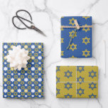 Blue and Gold Star van David Inpakpapier Vel<br><div class="desc">Een mooie blauwe en gouden set verpakkingspapier. Dit ontwerp is voorzien van een gouden en blauwe ster van David design. Koop vandaag nog uw exemplaar! Kunstwerk gemaakt door: AMBillustraties http://www.etsy.com/shop/AMBillustrations/</div>