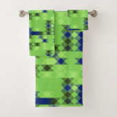 blue and green geometric pattern bad handdoek (Insitu)