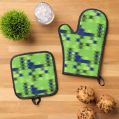 blue and green geometric pattern ovenwant & pannenlap set (Top down)