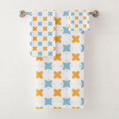 Blue and orange floral tile pattern bad handdoek (Insitu)