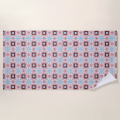 Blue and pink hues geometric patterned  strandlaken (Voorkant)