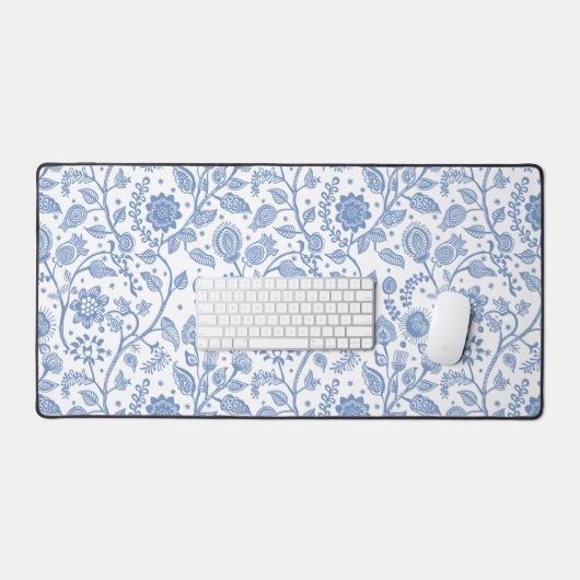 Blue and White Floral Botanical Pattern Whimsical Bureaumat (Keyboard & Muis)