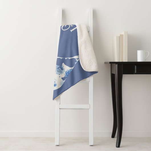 Blue and White Nantucket Sherpa Blanket Sherpa Deken (In situ)