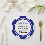 Blue and White Poker Chip Las Vegas Wedding Papieren Bordje<br><div class="desc">Daag je gasten af door hun eten te serveren op deze blauwe en witte pokerchip Las Vegas,  de papieren borden. Deze zijn perfect voor een casino-nachtrepetitie diner of voor het serveren van dessert bij de receptie.</div>