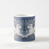 Blue and White Rabbit Tegel Chinoiserie Bunny Art Koffiemok (Center)