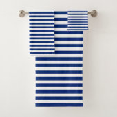Blue and White Stripes Bad Handdoek (Insitu)