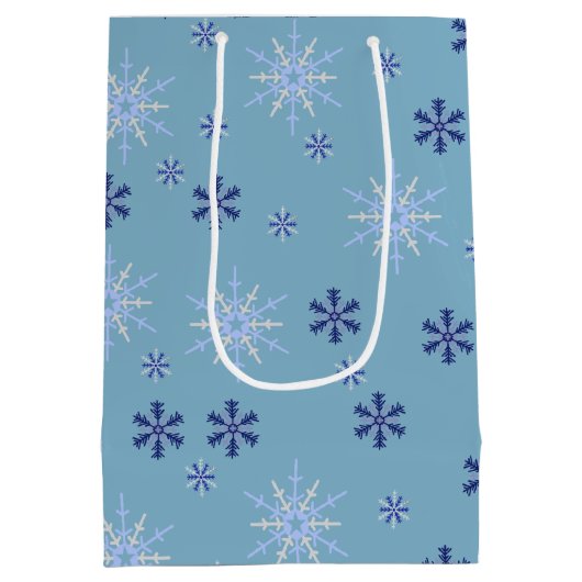 Blue and White Winter Snowflake Pattern Medium Cadeauzakje (Achterkant)