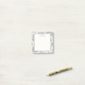 Blue and White Woodland Toile Pattern Personalized Post-it® Notes (Op bureau)