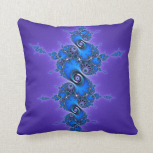 Blue Arabesque op Paars - dun Julia fractal Kussen