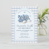 Blue Baby Shoes Boy Plaid Arch Eerste Verjaardag Kaart (Staand voorkant)