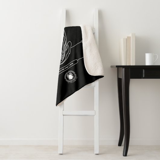 Blue Beetle Scarab Tech Graphic Sherpa Deken (In situ)