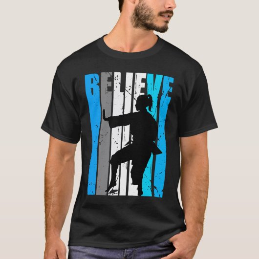 Blue Believe Motivational Girls Karate Retro Graph T-shirt (Voorkant)