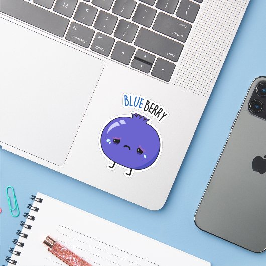 Blue Berry Funny Blueberry Pun Sticker (Laptop met iPhone)