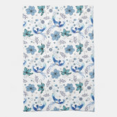 Blue Birds and Floral Harmony Seamless Pattern Theedoek (Verticaal)