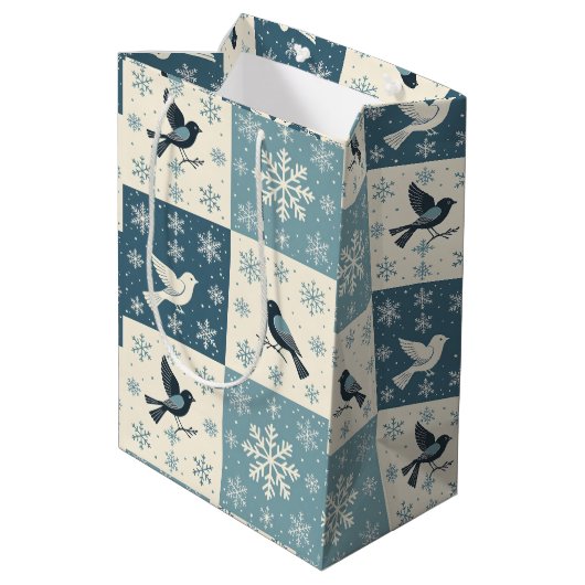 Blue Birds and Snowflakes Christmas Winter Pattern Medium Cadeauzakje (Achterkant Gekanteld)