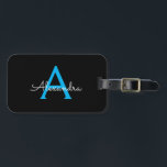 Blue Black Script Girly Monogram Name Bagagelabel<br><div class="desc">Zwart en blauw Monogram Voeg je eigen naam Script Bagagetas Label De tas label maakt de perfecte lieve 16 jarig,  bruiloft,  vrijgezellenfeest,  baby shower of vrijgezellenfeest cadeau voor iemand die haar kamer in stijl versieren.</div>