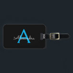 Blue Black Script Girly Monogram Name Bagagelabel<br><div class="desc">Zwart en blauw Monogram Voeg je eigen naam Script Bagagetas Label De tas label maakt de perfecte lieve 16 jarig,  bruiloft,  vrijgezellenfeest,  baby shower of vrijgezellenfeest cadeau voor iemand die haar kamer in stijl versieren.</div>