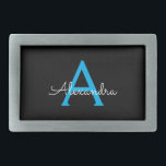 Blue Black Script Girly Monogram Name Gesp<br><div class="desc">Zwart en blauw Eenvoudig Script Monogram Naam Belt Buckle. Dit maakt het perfecte afstuderen,  zoet 16 16th,  18th,  21st,  30th,  40th,  50th,  60th,  70th,  80th,  90th,  100th Birthday,  bruiloft,  vrijgezellenfeest,  jubileum,  baby shower of vrijgezellenfeest cadeau voor iemand die houdt van glamoureuze luxe en chique stijlen.</div>