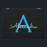 Blue Black Script Girly Monogram Name iPad Pro Cover<br><div class="desc">Zwart en blauw Eenvoudig Script Monogram Naam Laptop Hoesje. Dit maakt het perfecte zoete 16-jarige verjaardagscadeau,  bruiloft,  vrijgezellenfeest,  jubileum,  baby shower of vrijgezellenfeest voor iemand die van glamoureuze luxe en chique stijlen houdt.</div>