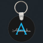 Blue Black Script Girly Monogram Name Sleutelhanger<br><div class="desc">Zwart en blauw Eenvoudig Script Monogram Naam Keychains (Sleutelhanger). Dit maakt het perfecte zoete 16-jarige verjaardagscadeau,  bruiloft,  vrijgezellenfeest,  jubileum,  baby shower of vrijgezellenfeest voor iemand die van glamoureuze luxe en chique stijlen houdt.</div>
