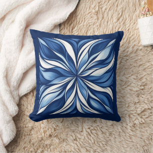 Blue Bliss: Biologische Bloemenkunst in Blauw en W Kussen