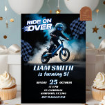 Blue BMX Racing Fiets Verjaardag Jongen Kaart<br><div class="desc">Rijden op fiets verjaardagsuitnodiging,  blauwe fiets rijden verjaardagsfeest,  BMX Racing fiets verjaardagsfeest,  Dirtbike verjaardagsjongen</div>
