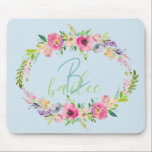 Blue Boho Pastel Floral Name Script Monogram Muismat<br><div class="desc">Een prachtig blauw skuwemuispad met een pastel Boho met bloemen rond een naam-monogram, met het initiaal in een mooi blauw, en de naam in het lentegroen. Alles over dit ontwerp kan worden aangepast: de achtergrondkleur, de kleur van de monogram doopvont, en de kleur van de naamtekst, zodat kunt u het...</div>