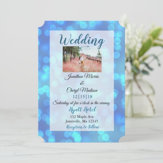 Blue Bokeh foto bruiloft uitnodigingen (Staand voorkant)