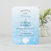 Blue Bokeh Seashell Wedding Uitnodiging (Staand voorkant)