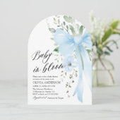 Blue Bow Baby in Bloom Floral Boy Arch Baby shower Kaart (Staand voorkant)
