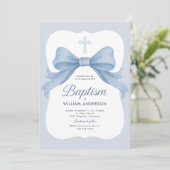 Blue Bow Boy Doop Uitnodiging met Kruiskrans (Staand voorkant)