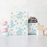 Blue Bow Mistletoe Winter Baby shower Wrap Cadeaupapier<br><div class="desc">Voeg een zoet seizoensgebonden tintje toe aan uw baby shower geschenken met dit wintermaretak inpakpapier. Ontworpen met handgeschilderde waterverf maretak takjes vastgebonden in zacht blauw bogen, is het ideaal voor het vieren van een jongetje op de weg of het hosten van een feestelijk baby shower met een gezellig, kerst-geïnspireerd thema....</div>