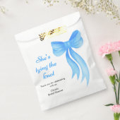 Blue Bow She's Tying the Knot Bridal Shower Bedankzakje (Gezegeld)
