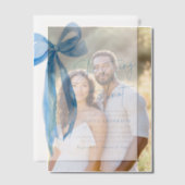 Blue Bow Ze is de knoop Vrijgezellenfeest Vellum Uitnodigingen (Offset (Koppel))