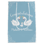 Blue Boy Swan Baby shower Medium Cadeauzakje (Achterkant)