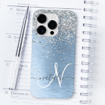 Blue Brushed Metal Silver Glitter Monogram Name Case-Mate iPhone 14 Pro Hoesje<br><div class="desc">Pas dit trendy chassis voor telefoongesprekken eenvoudig aan met  zilveren mousserende glitter op een blauwe,  geborstelde metalen achtergrond.</div>